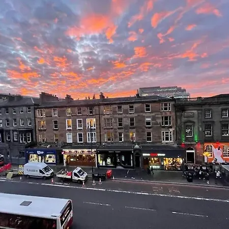 Spacious Modern City Centre Apartment Castle Views Edinburgh Exterior photo