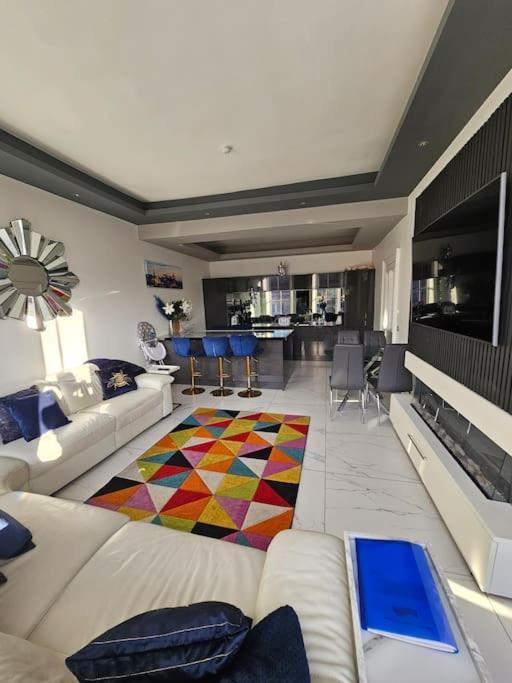 Spacious Modern Centre Castle Views Эдинбург