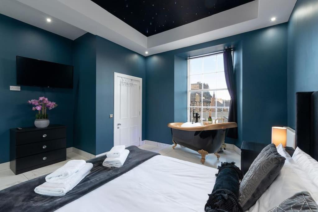 Апартаменты Spacious Modern Centre Castle Views *